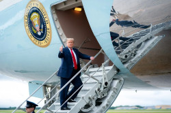 Trump pone a la venta permisos de residencia en EEUU por cinco millones de d&oacute;lares cada uno