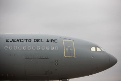 Un avi&oacute;n militar espa&ntilde;ol con Robles a bordo sufre un intento de anular su GPS a su paso por Kaliningrado