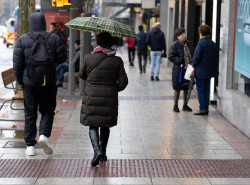 Un frente fr&iacute;o dejar&aacute; hoy lluvias en Baleares y el Mediterr&aacute;neo, donde habr&aacute; m&aacute;s de 20&ordm;C, y seguir&aacute;n las heladas