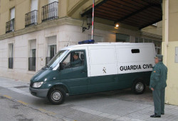 Un hombre mata a su hijo de 10 a&ntilde;os e hiere de gravedad a su mujer en una vivienda de Arona (Tenerife)