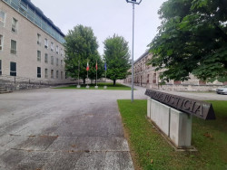 Un juez cántabro dicta que los permisos por enfermedad familiar computen en días hábiles y otro en días naturales