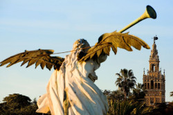 Un profesor de la Universidad de Sevilla que corrige una idea de Einstein y resuelve un problema de 120 años