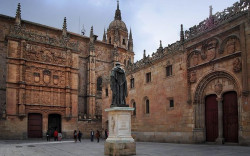 UN PROYECTO DE AUTOGESTIÓN  Por Juan Goti Ordeñana  Catedrático jubilado de la Universidad de Valladolid