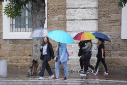 Un total de 25 provincias estar&aacute;n  en aviso por lluvias y tormentas, ocho de ellas en nivel naranja