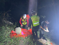 Un total de 28 efectivos y 18 veh&iacute;culos participan en el rescate de una senderista perdida en Camale&ntilde;o