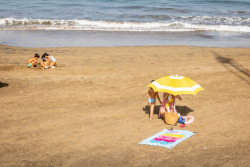 Un total de 44 provincias estar&aacute;n ma&ntilde;ana en aviso por calor, con 22 de ellas en nivel naranja y Canarias en nivel rojo