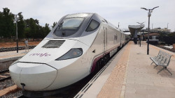 Una avería del Alvia a Madrid obliga a hacer trasbordo en Segovia y retrasa 80 minutos el viaje
