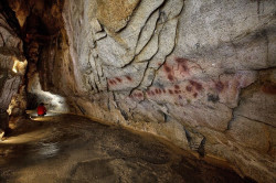 Una conferencia sobre los neandertales de la cueva de El Castillo clausura este miércoles el Ciclo de Puente Viesgo