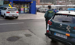 Una mujer roba durante tres días en un supermercado 35 litros de aceite y otros productos por valor total de 800 euros