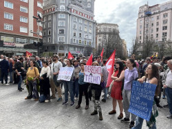 Unas 300 personas claman en Santander por el derecho a una vivienda digna y urgen a "poner coto a la especulación"