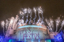 Unas 5.000 personas presenciaron anoche en Torrelavega la primera sesión del espectáculo `Dies Festus`