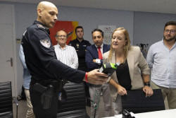 Urrutia entrega en Pi&eacute;lagos equipos para la detecci&oacute;n de drogas y alcohol