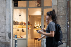 UTAC prevé que este año se perderán más de 150 pequeños comercios en Cantabria, unos 13 al mes