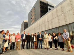 Valdecilla incorpora a su galer&iacute;a de arte permanente dos obras m&aacute;s de Guido Gonz&aacute;lez Velasco y Pedro Sobrado