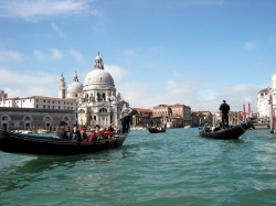 Venecia vuelve a aplicar la tasa turística este año y duplica su precio para reservas con poca antelación