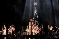 Vetusta Morla elogia la figura de Rosal&iacute;a en la m&uacute;sica popular: "El folclore nunca se ha ido, pero ahora tiene foco"