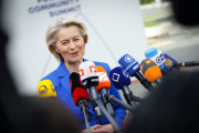 Von der Leyen recuerda que "un acuerdo es un acuerdo", tras las amenazas de aranceles de Trump