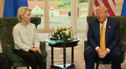 Von der Leyen y Trump alcanzan, un acuerdo del 15%  para resolver el conflicto arancelario