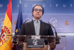 Vox acusa a S&aacute;nchez de ceder a Marruecos la aduana de Ceuta y Melilla y dice que Rabat le tiene "coaccionado con algo"