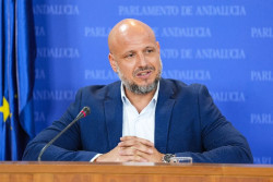 Vox advierte de que el bipartidismo "aprobar&aacute;" el recorte de la PAC: "Aparentan estar en contra"