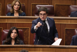 Vox exigir&aacute; esta semana en el Congreso frenar las renovables y destituir a Beatriz Corredor de Red El&eacute;ctrica