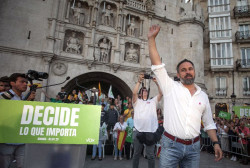 Vox promete ilegalizar partidos independentistas, suprimir polic&iacute;as auton&oacute;micas y quitar competencias a CCAA