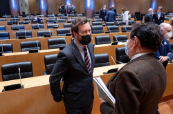 Vox sale en defensa de la industria militar, un "servicio esencial" que ha sido "maltratado" y "denostado"