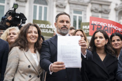 Vox se querella contra S&aacute;nchez, Puigdemont, PSOE y Junts y pide al Supremo parar la investidura
