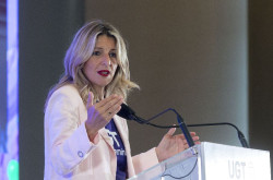 Yolanda D&iacute;az se burla de Albares y pide llamar a consultas inmediatamente a la embajadora en Israel 