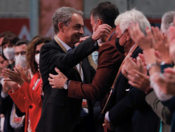 Zapatero muy charlat&aacute;n  tratando de acallar los rumores que llegan de Venezuela y sus ingresos 