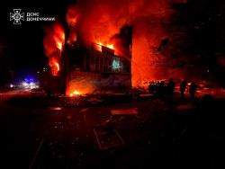 Zelenski denuncia que los &uacute;ltimos ataques en Donetsk y J&aacute;rkov demuestran que Putin no quiere hacer las paces