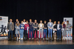 Zuloaga felicita a triatletas c&aacute;ntabros que han obtenido medallas en 2022