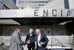 Zuloaga sobre el edificio de la Residencia, ha adelantado que se trata de 32.000 metros cuadrados propiedad cedidos al Gobierno  de Cantabria para los que habría de definir usos.